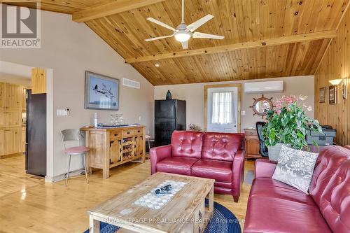 149 Park Lane, Asphodel-Norwood, ON - Indoor Photo Showing Living Room