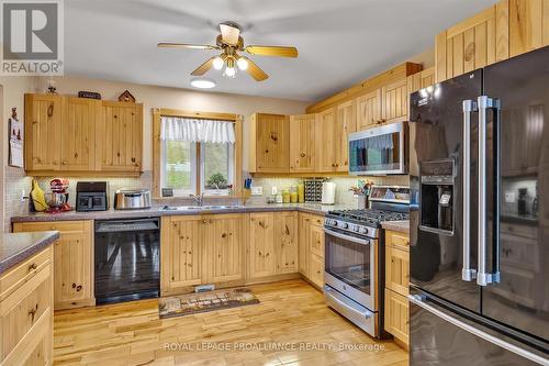 149 Park Lane, Asphodel-Norwood, ON - Indoor Photo Showing Kitchen With Double Sink