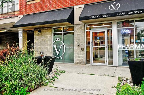 306 - 15450 Yonge Street, Aurora, ON - Outdoor