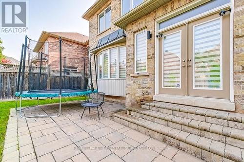 1523 Arrowhead Road, Oakville, ON - Outdoor