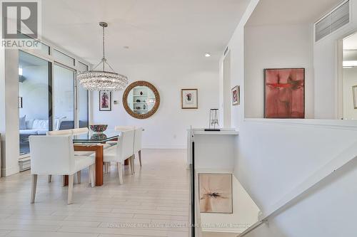 337 - 40 Oaklands Avenue, Toronto (Yonge-St. Clair), ON - Indoor Photo Showing Dining Room