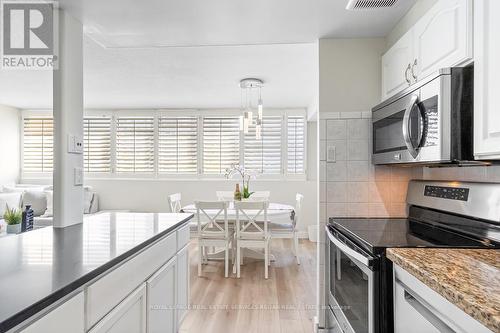 609 - 3590 Kaneff Crescent, Mississauga (Mississauga Valleys), ON - Indoor Photo Showing Kitchen