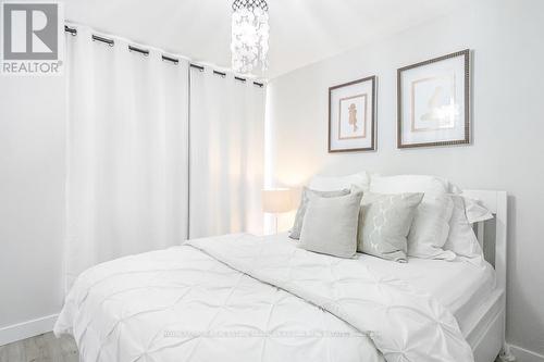 609 - 3590 Kaneff Crescent, Mississauga (Mississauga Valleys), ON - Indoor Photo Showing Bedroom