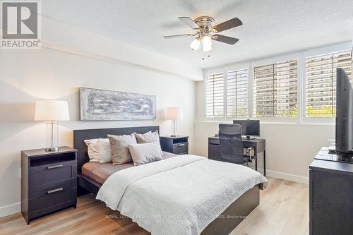 609 - 3590 Kaneff Crescent, Mississauga (Mississauga Valleys), ON - Indoor Photo Showing Bedroom