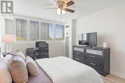 609 - 3590 Kaneff Crescent, Mississauga, ON - Indoor Photo Showing Bedroom