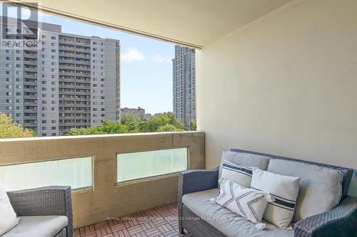 609 - 3590 Kaneff Crescent, Mississauga, ON -  With Exterior