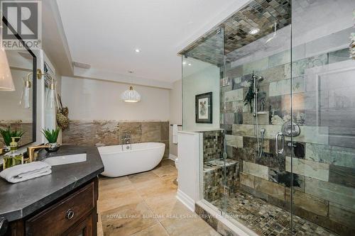 6490 Panton Street, Burlington, ON - Indoor Photo Showing Bathroom