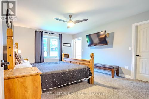 170 Lakewood Avenue, Fort Erie, ON - Indoor Photo Showing Bedroom