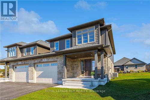 518 Newfoundland Street, Wellington North (Mount Forest), ON - Outdoor With Deck Patio Veranda With Facade