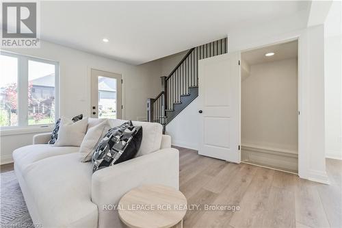 518 Newfoundland Street, Wellington North (Mount Forest), ON - Indoor Photo Showing Living Room