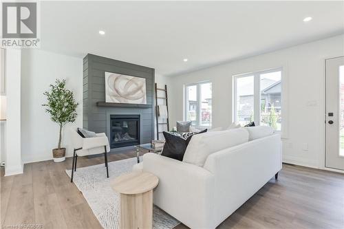 518 Newfoundland Street, Mount Forest, ON - Indoor Photo Showing Living Room With Fireplace