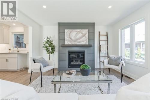 518 Newfoundland Street, Mount Forest, ON - Indoor Photo Showing Living Room With Fireplace