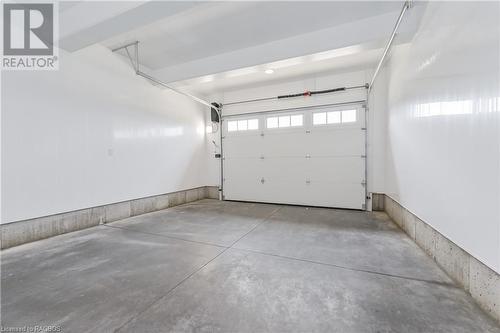 518 Newfoundland Street, Mount Forest, ON - Indoor Photo Showing Garage