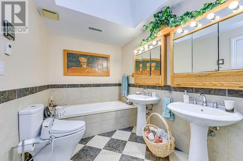 199 Kenollie Avenue, Mississauga (Mineola), ON - Indoor Photo Showing Bathroom