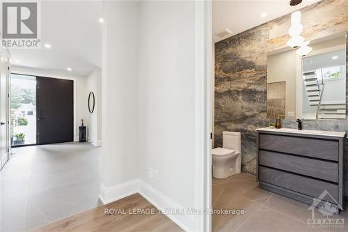 42 & 44 Parkland Crescent, Ottawa, ON - Indoor Photo Showing Bathroom