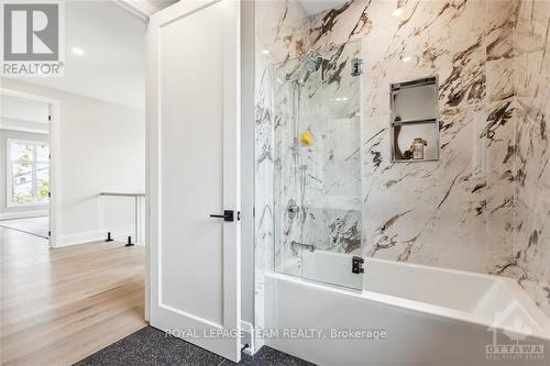 42 & 44 Parkland Crescent, Ottawa, ON - Indoor Photo Showing Bathroom