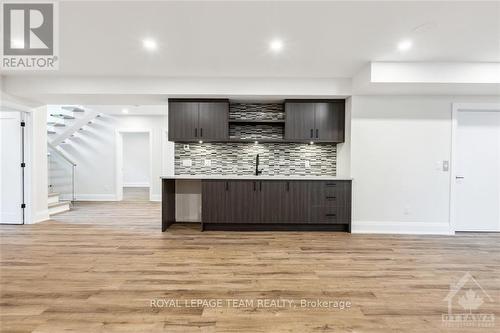 42 & 44 Parkland Crescent, Ottawa, ON - Indoor Photo Showing Kitchen