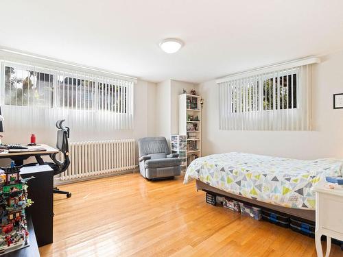 Bachelor - 4943  - 4945 Rue Jean-Brillant, Montréal (Côte-Des-Neiges/Notre-Dame-De-Grâce), QC - Indoor Photo Showing Bedroom