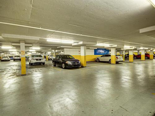 Garage - 1203-650 Rue Jean-D'Estrées, Montréal (Ville-Marie), QC - Indoor Photo Showing Garage