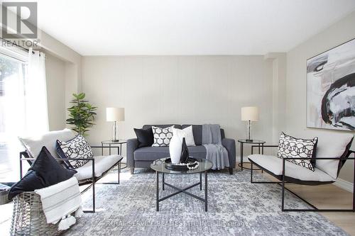 39 Hobbs Drive, Clarington (Bowmanville), ON - Indoor Photo Showing Living Room