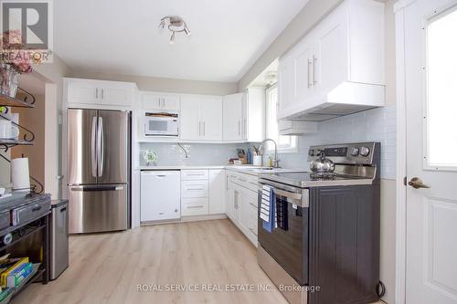 39 Hobbs Drive, Clarington (Bowmanville), ON - Indoor Photo Showing Kitchen