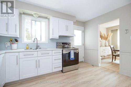 39 Hobbs Drive, Clarington (Bowmanville), ON - Indoor Photo Showing Kitchen