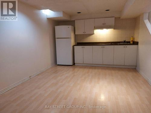 73 Treetops Court, Toronto (Milliken), ON - Indoor Photo Showing Kitchen