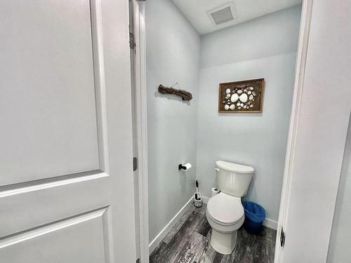 680 Maki Road, Murillo, ON - Indoor Photo Showing Bathroom