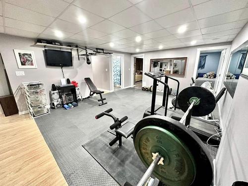 680 Maki Road, Murillo, ON - Indoor Photo Showing Gym Room