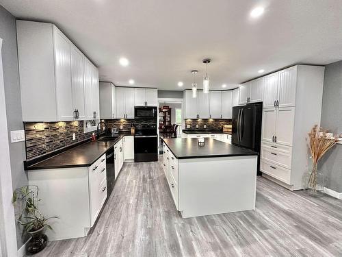 680 Maki Road, Murillo, ON - Indoor Photo Showing Kitchen