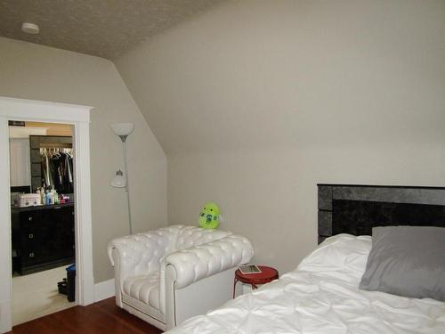 306 First Street East, Fort Frances, ON - Indoor Photo Showing Bedroom