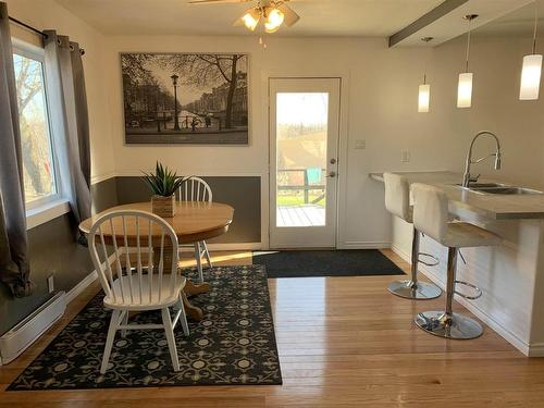 1172 Redford Road, Emo, ON - Indoor Photo Showing Dining Room