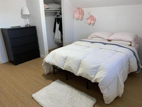 1172 Redford Road, Emo, ON - Indoor Photo Showing Bedroom