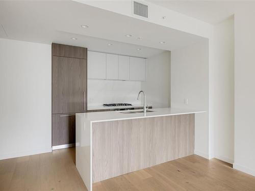 1113-2000 Hannington Rd, Langford, BC - Indoor Photo Showing Kitchen