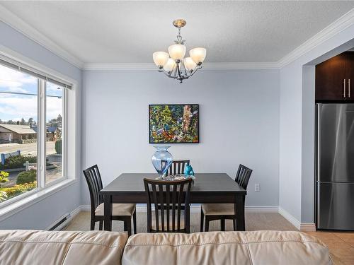 102-3132 Island Hwy West, Qualicum Beach, BC - Indoor Photo Showing Dining Room