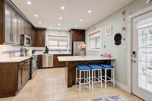 1881 Ethel Street, Kelowna, BC - Indoor Photo Showing Kitchen With Upgraded Kitchen