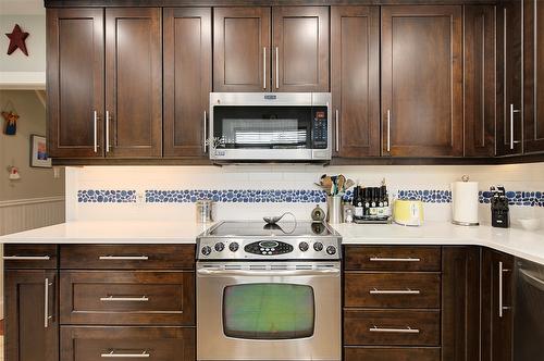 1881 Ethel Street, Kelowna, BC - Indoor Photo Showing Kitchen