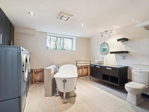 Bathroom - 1458 Rue Labelle, Mascouche, QC - Indoor Photo Showing Laundry Room