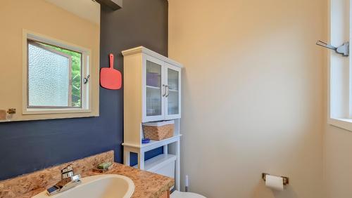 11091 Eva Road, Lake Country, BC - Indoor Photo Showing Bathroom