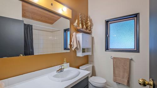 11091 Eva Road, Lake Country, BC - Indoor Photo Showing Bathroom