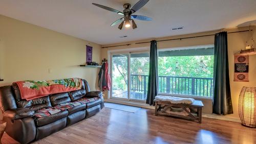 11091 Eva Road, Lake Country, BC - Indoor Photo Showing Living Room