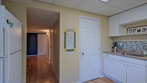 11091 Eva Road, Lake Country, BC - Indoor Photo Showing Kitchen