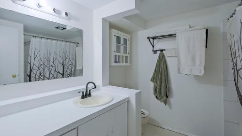 11091 Eva Road, Lake Country, BC - Indoor Photo Showing Bathroom