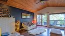 11091 Eva Road, Lake Country, BC  - Indoor Photo Showing Living Room 