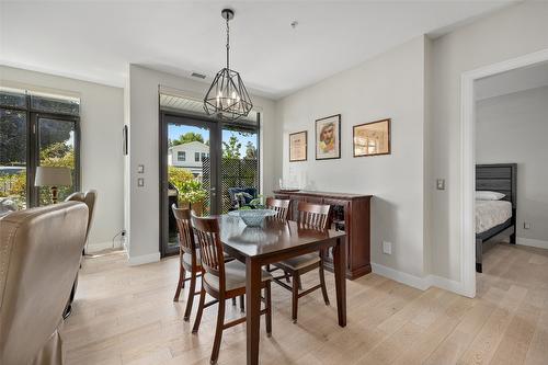 111-600 Sarsons Road, Kelowna, BC - Indoor Photo Showing Dining Room