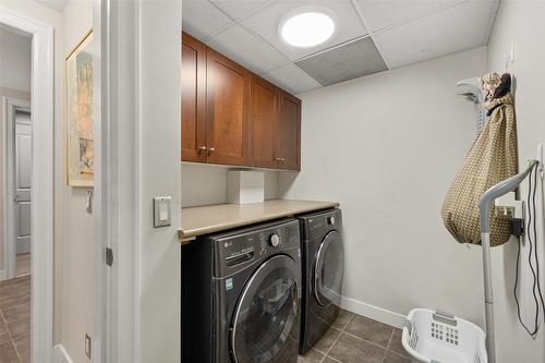 111-600 Sarsons Road, Kelowna, BC - Indoor Photo Showing Laundry Room