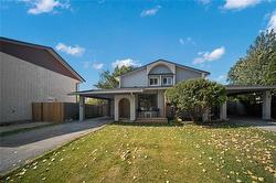 6 Briarbrook BAY  Winnipeg, MB R3R 2B1