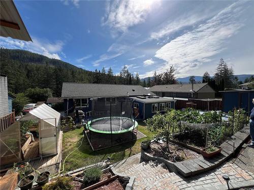 400 Nootka Dr, Gold River, BC 