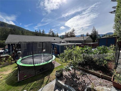 400 Nootka Dr, Gold River, BC 