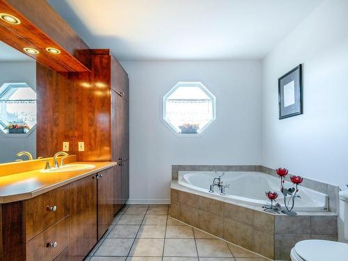 Salle de bains - 6755 Rue Booker, Brossard, QC - Indoor Photo Showing Bathroom